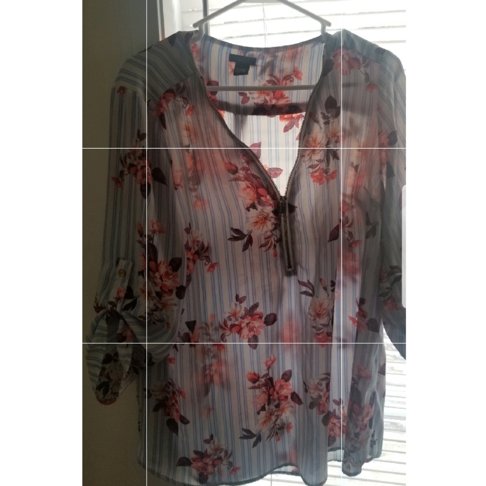 Floral quatersleeve top